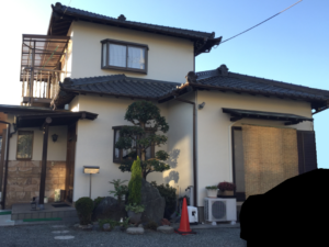 既存塗膜の浮きが見られた外壁シリコン塗装、軒天木部防腐剤ノンロット塗装（清水町・Ｋ様邸）