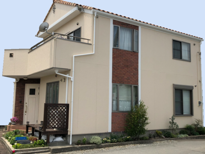オレンジの洋風瓦と外壁のタイルを生かした外壁塗装工事（沼津市・Ｃ様邸）