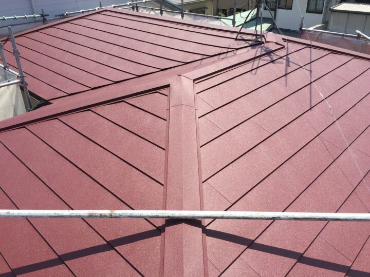 長年雨漏りの有ったカラーベスト屋根をガルバリウム鋼板・ＭＦシルキーカバー工法で重ね葺きと増築部分からの雨漏り補修（三島市・Ｍ様邸）