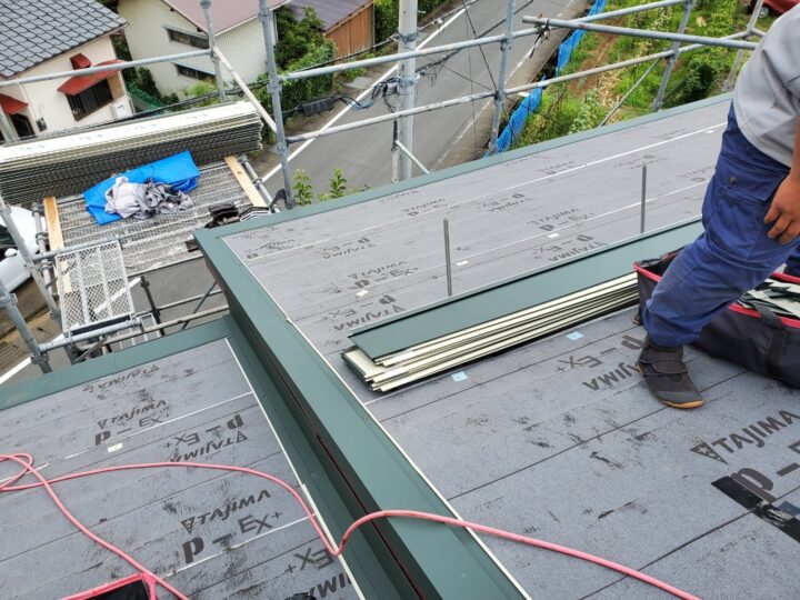 屋根材板金設置