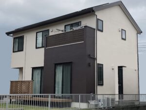 御殿場市・H様邸　バルコニーの目立つ外壁塗装　外壁塗装　屋根塗装　付帯物塗装　|静岡県沼津市・三島市・富士市・静岡市の外壁塗装・屋根塗装専門店塗替え情報館