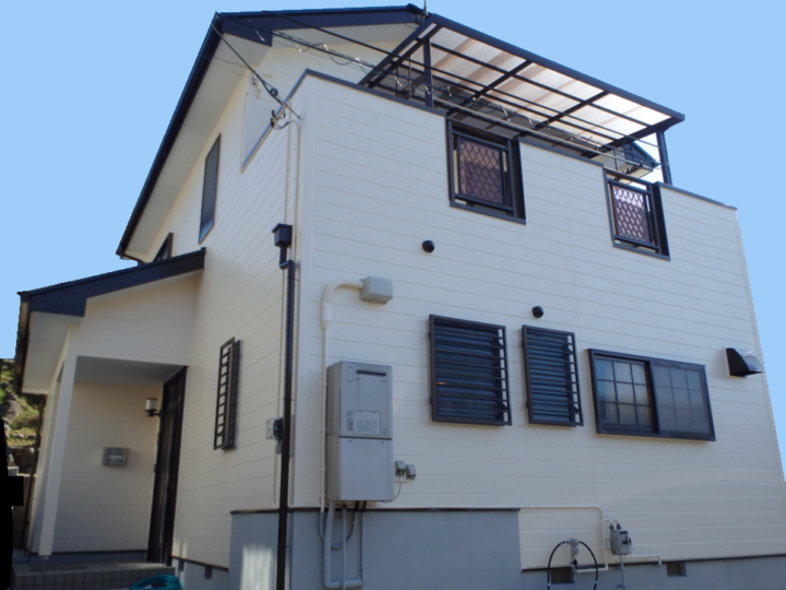 ラジカルハイブリッド塗料でサイディング外壁塗装、４Ｆフッ素塗料でカラーベスト屋根塗装（伊豆市・S様邸）