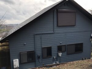 小山町・Ｔ様邸　濃いグレーでコケ対策をした塗替え　|静岡県沼津市・三島市・富士市・静岡市の外壁塗装・屋根塗装専門店塗替え情報館