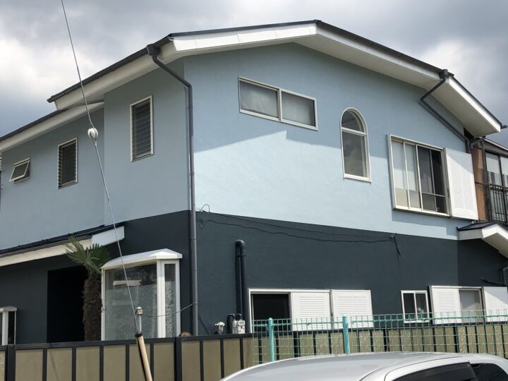 御殿場市・Ｔ様邸　２色使いの外壁塗装でひび割れを目立たなくさせることに成功　外壁塗装　屋根塗装　| 静岡県沼津市・三島市・富士市・静岡市の外壁塗装・屋根塗装専門店塗替え情報館