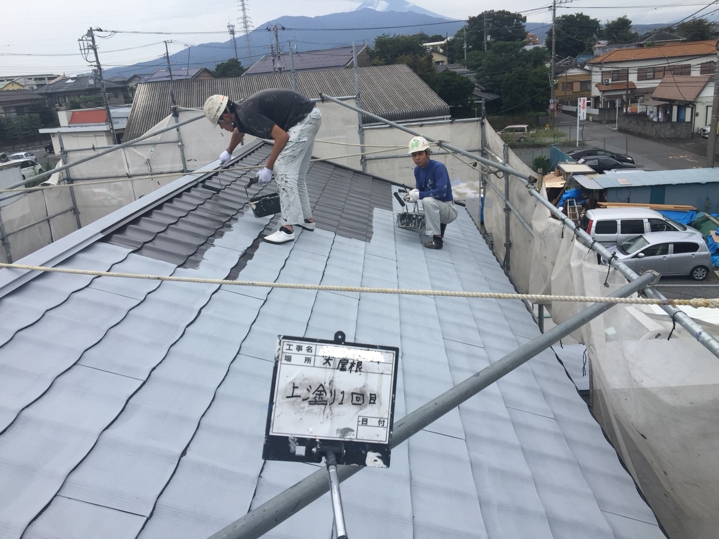 塩ビ鋼板屋根中塗り