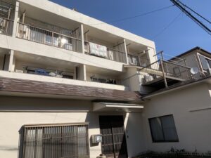 熱海市・Ｆ様邸　元の色を活かしたアパートの外壁塗装　外壁塗装　屋根塗装　付帯物塗装　｜静岡県沼津市・三島市・富士市・静岡市の外壁塗装・屋根塗装専門店　塗替え情報館