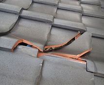 外壁塗装　瓦割れ