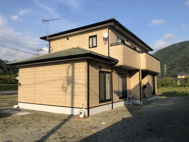 松崎町・F様邸　元のベージュを蘇らせるクリヤー塗装　外壁塗装　付帯物塗装　｜静岡県沼津市・三島市・富士市・静岡市の外壁塗装・屋根塗装専門店　塗替え情報館